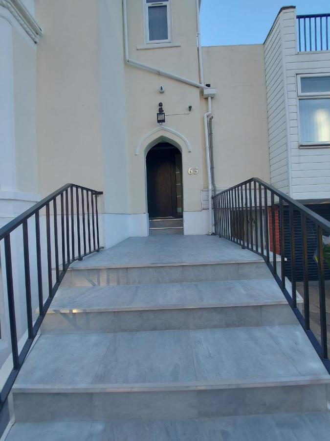 Inn By The Sea, Portsmouth - En Suite Rooms With Or Without Sea View, Onsite Ev 22Kw Exterior photo