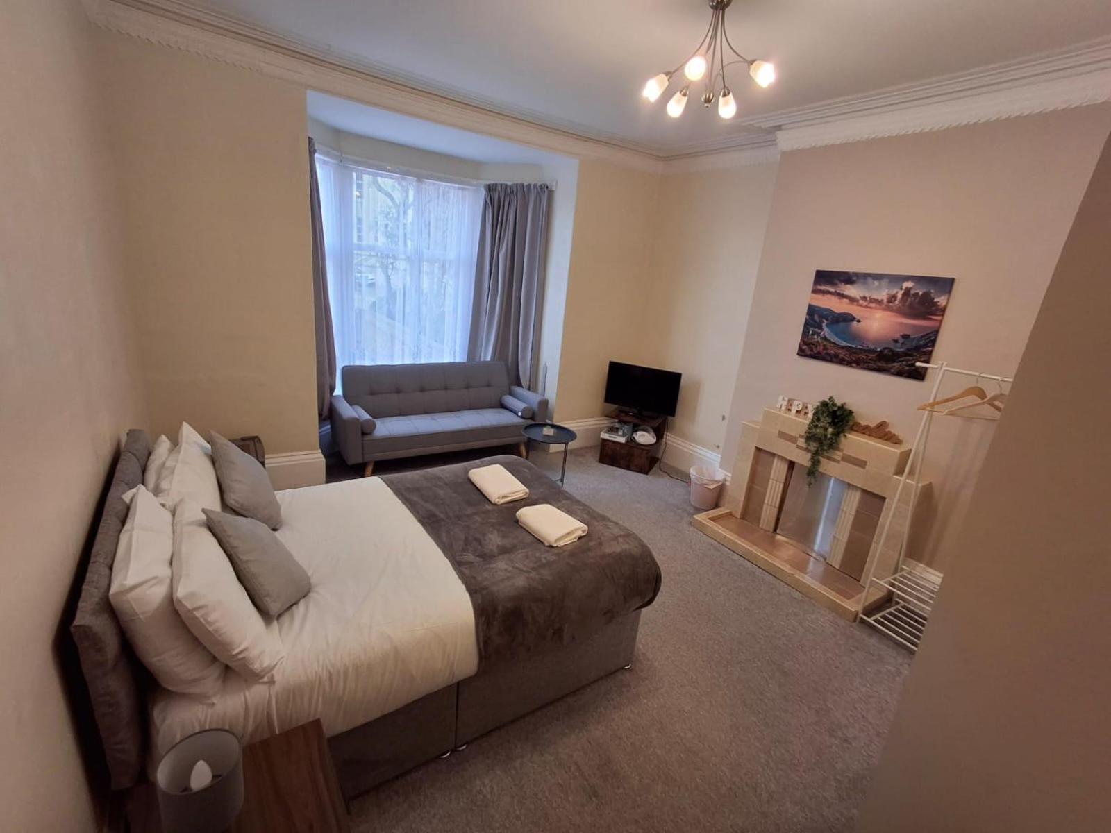 Inn By The Sea, Portsmouth - En Suite Rooms With Or Without Sea View, Onsite Ev 22Kw Exterior photo