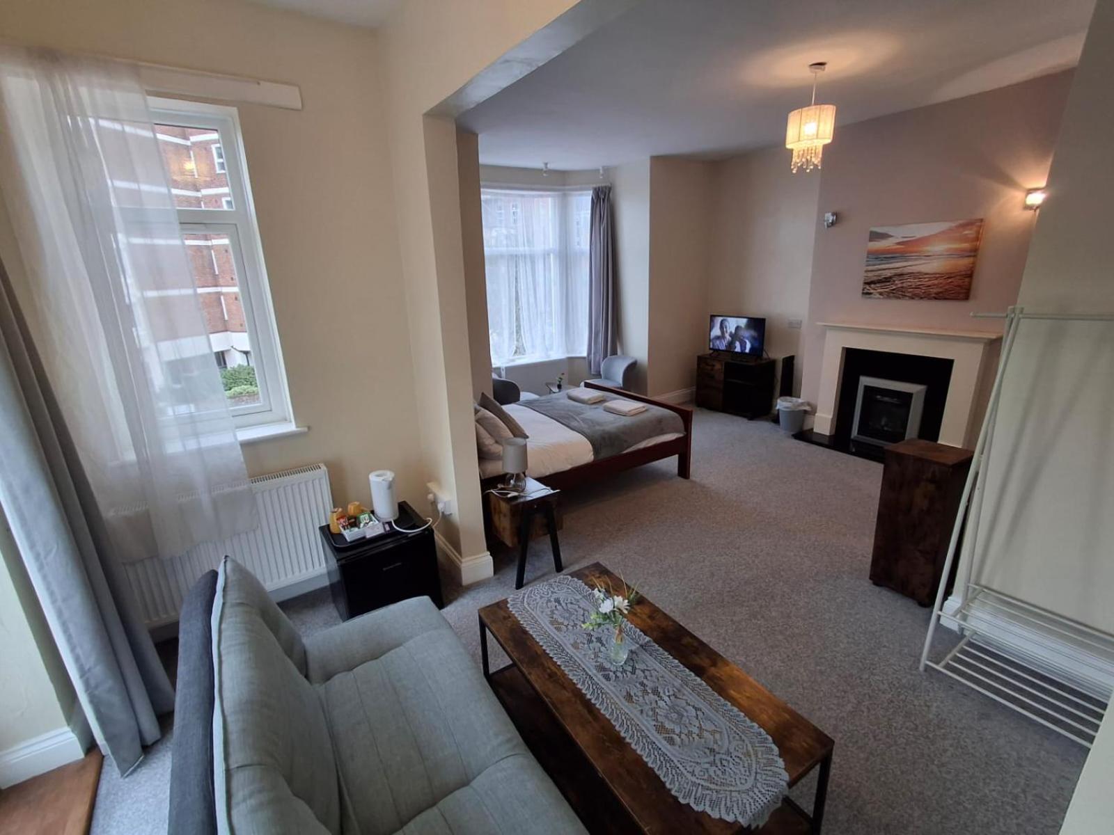Inn By The Sea, Portsmouth - En Suite Rooms With Or Without Sea View, Onsite Ev 22Kw Exterior photo