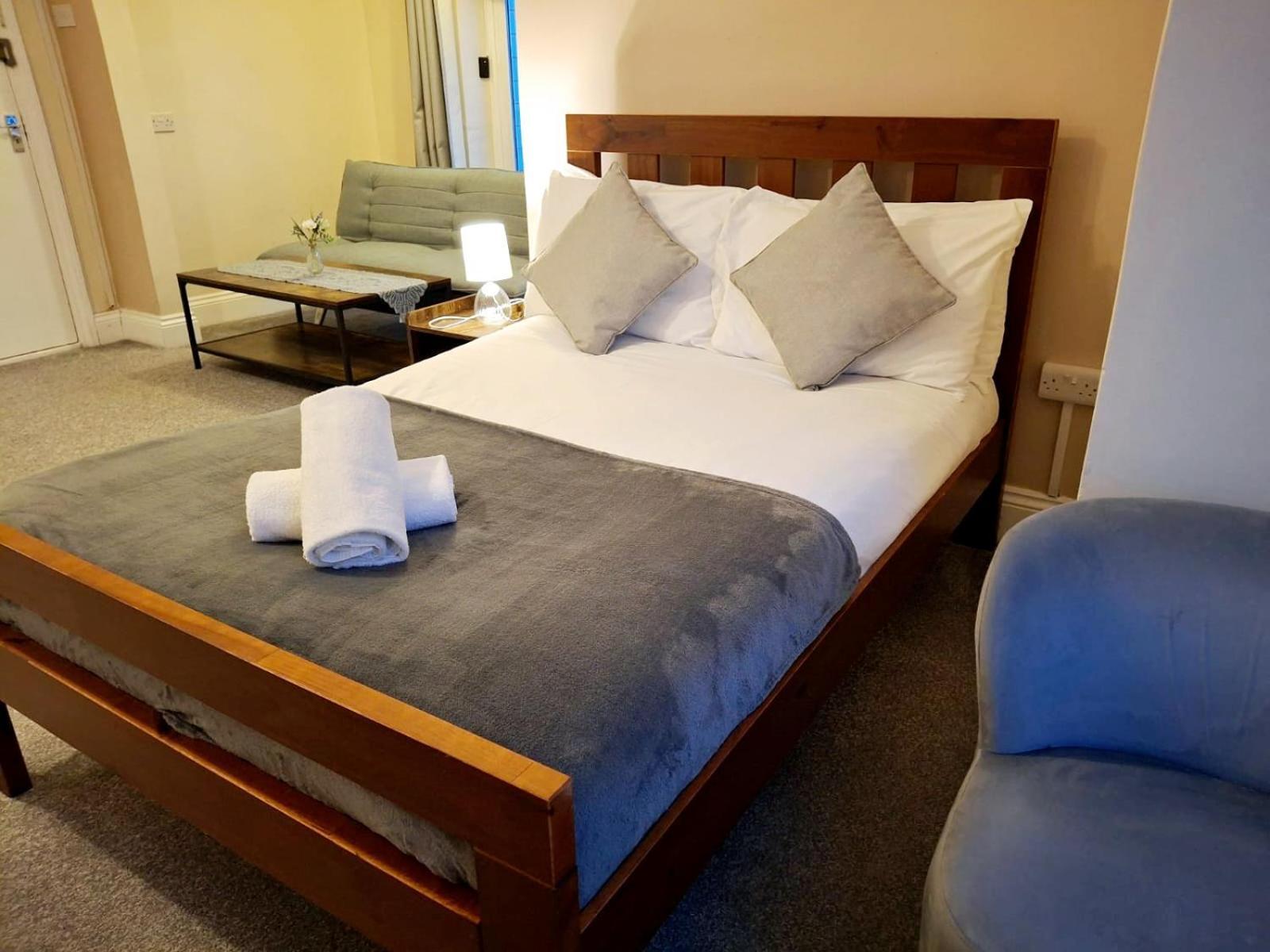 Inn By The Sea, Portsmouth - En Suite Rooms With Or Without Sea View, Onsite Ev 22Kw Exterior photo